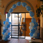 Arco de un solo globo sobre doble columna